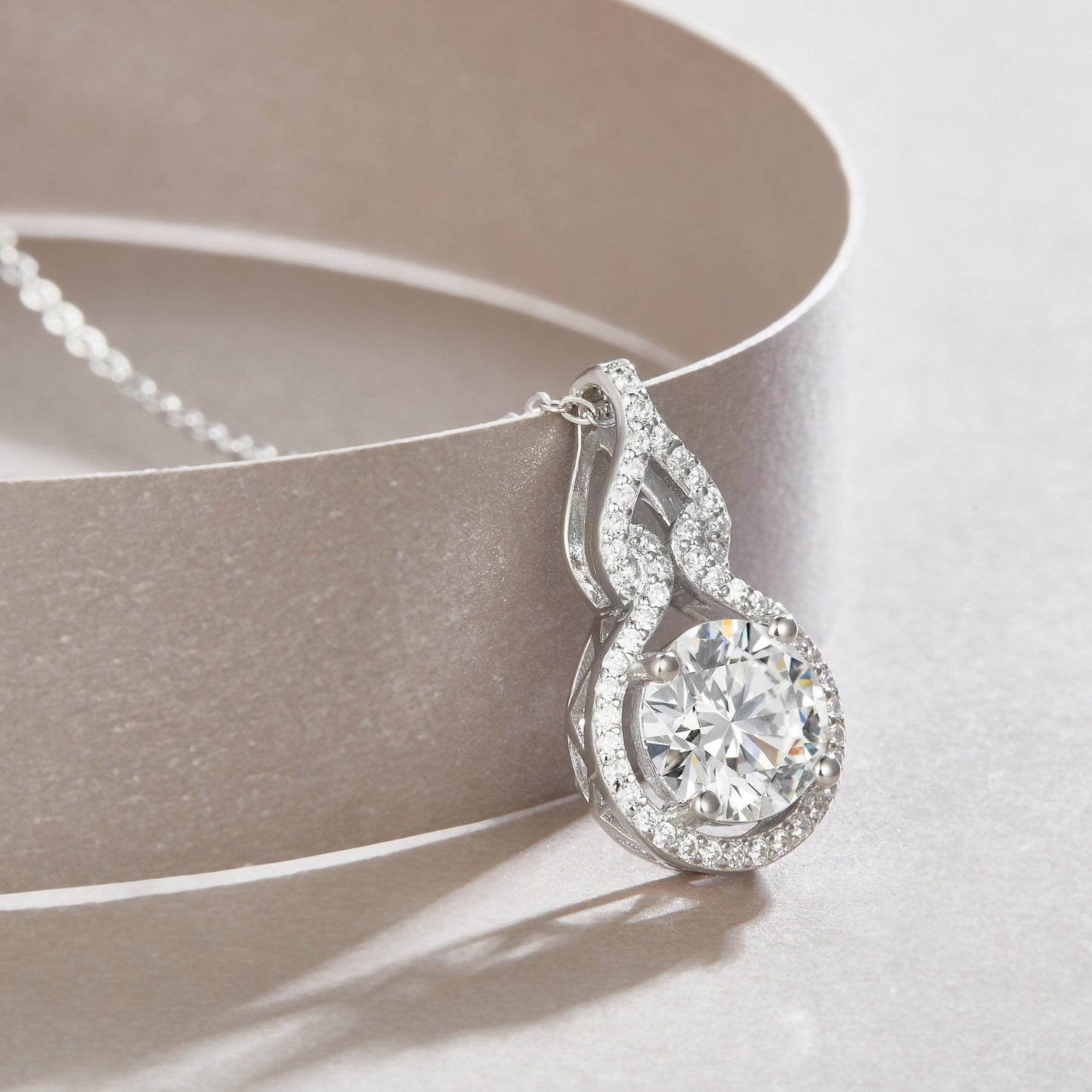 Curve - A Fashionable And Luxurious Diamond Jewelry Pendant Set With 2-carat Moissanite S925 Sterling Silver And Platinum Plating