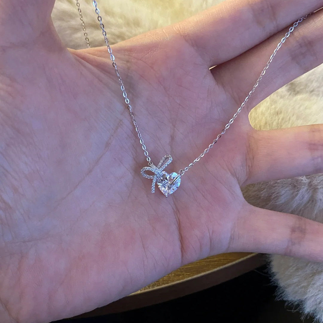 Women's Diamond Bow Heart Necklace High-end Clavicle Chain Simple And Versatile Jewelry