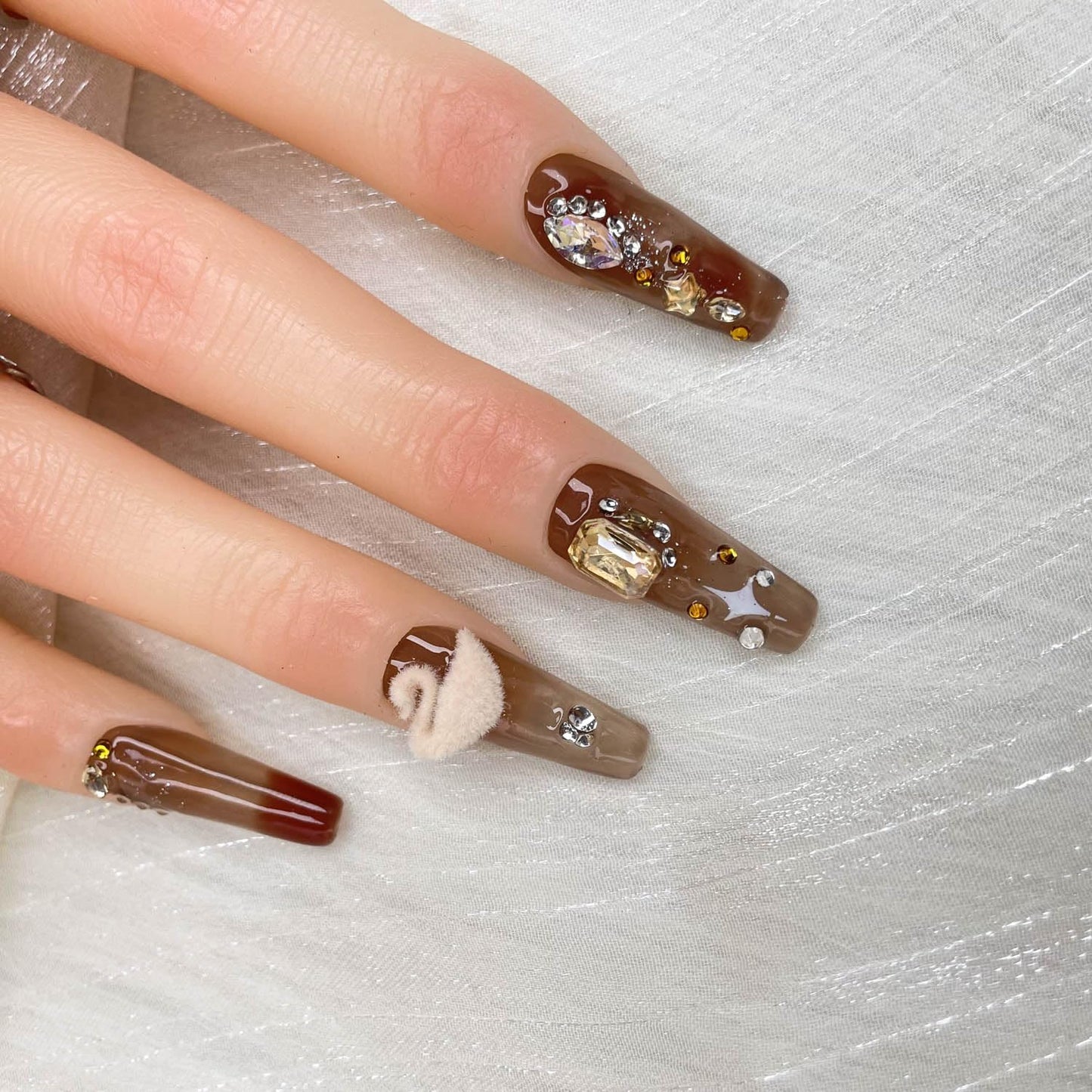 GGDDSHA Press On Nails Short, No Fade Out Fake NailsSeamless Fit Soft Gel Glue On Nails Charms For WomenHandmade Nail Art Manicure Gradient,Hazel Serenade