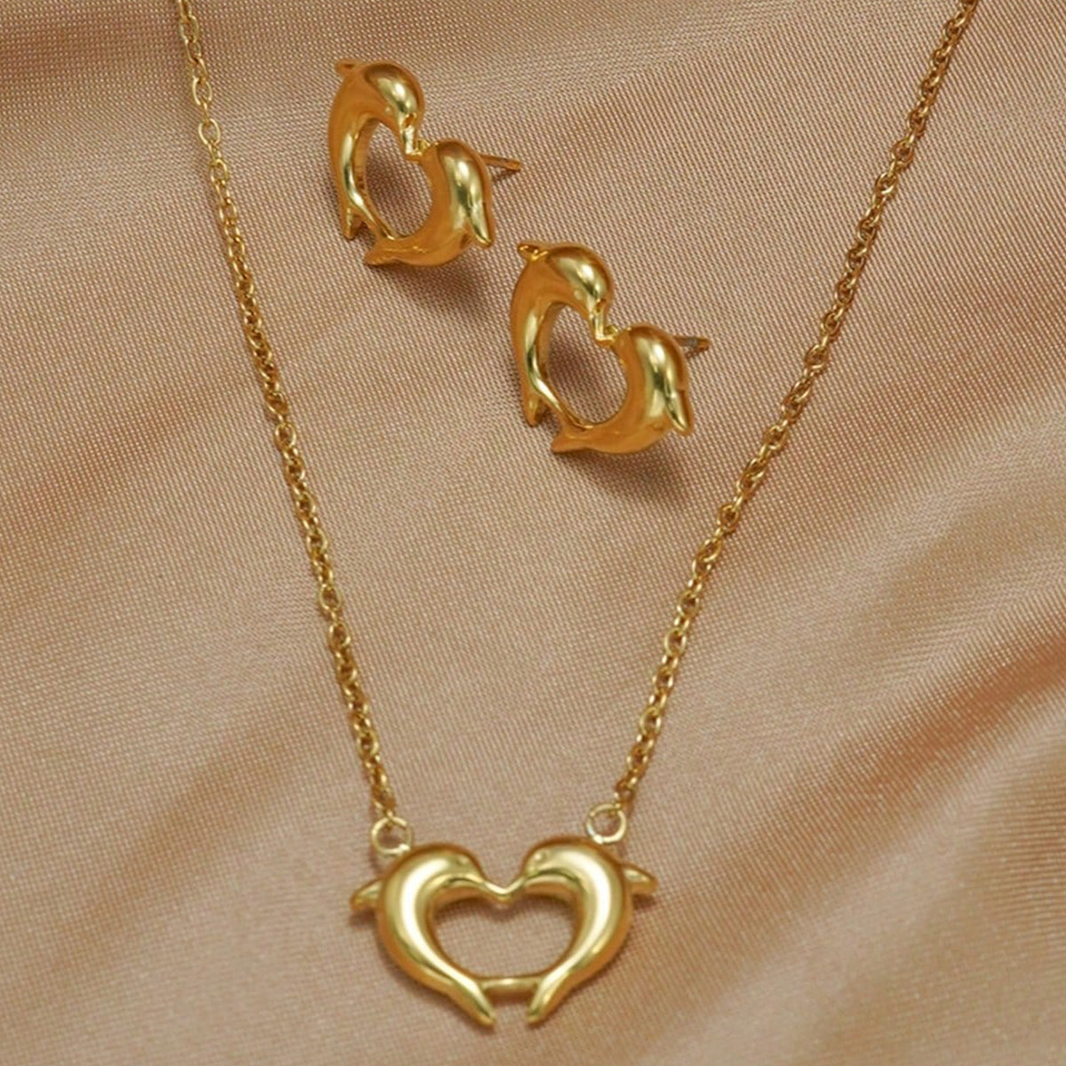 Lxalry 18K Gold P lated Stainless Steel Dolphin Heart Necklace & Earrings Set - Elegant Gift Jewelry, Waterproof & Hypoallergenic, Ideal For Birthday, Anniversary, Valentine's Day & Daily Wear