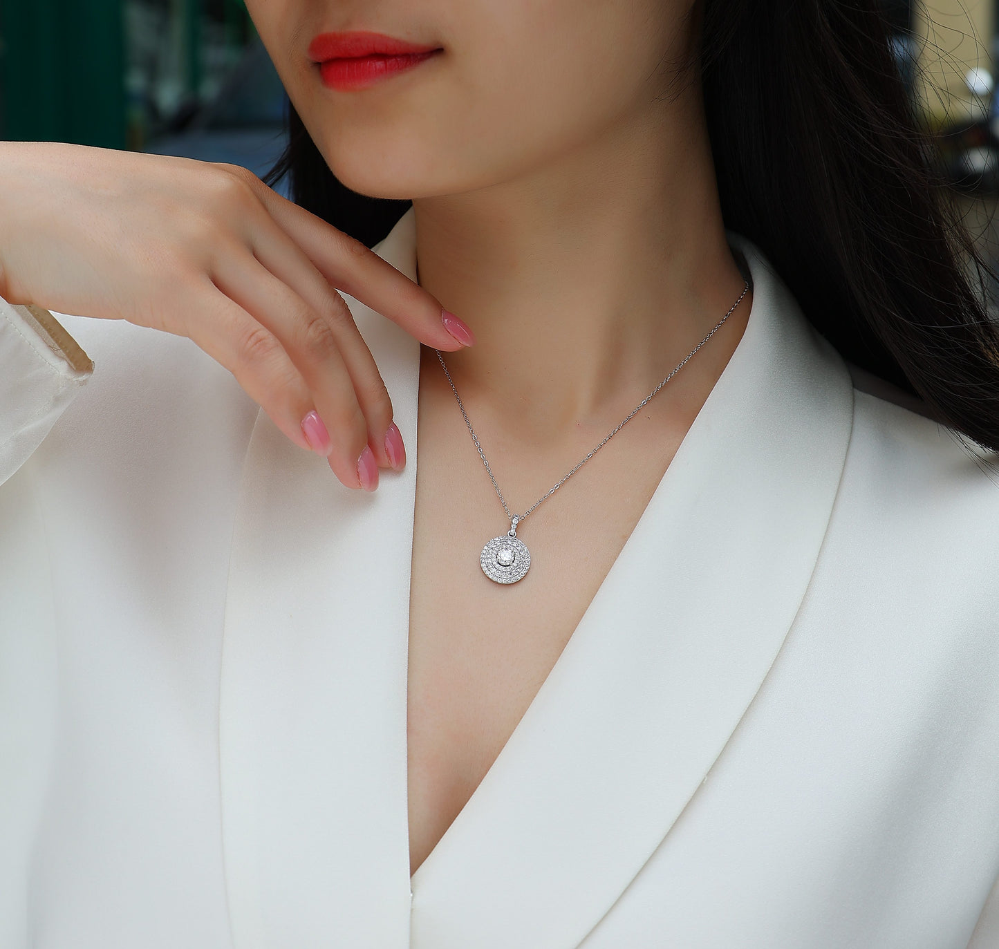 White Dune - A Fashionable And Luxurious Diamond Jewelry Pendant Set With Moissanite S925 Sterling Silver And Platinum Plating