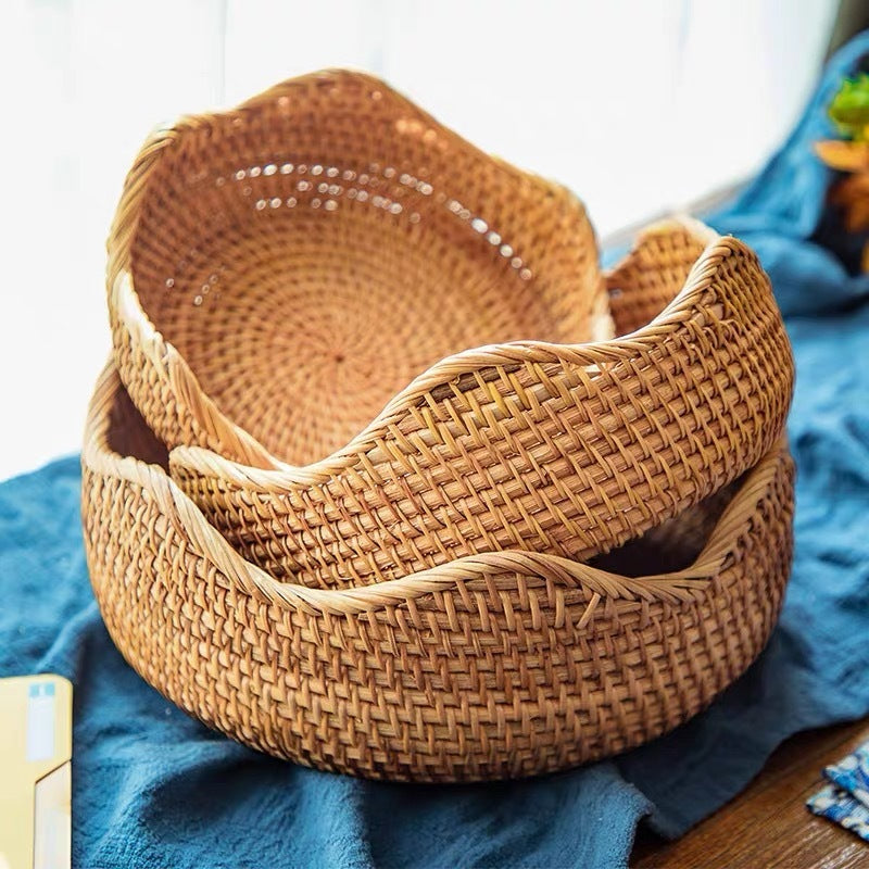 Woven Scalloped Rattan Holds Fruit Baskets, Candies, Snacks And Snack Plates
