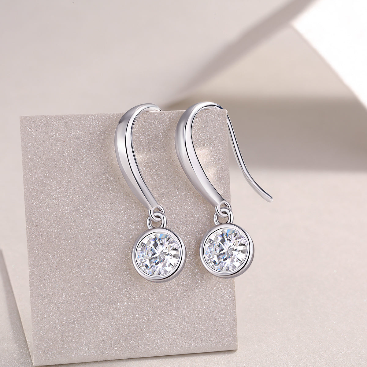 Soft Light And Sweet Whispers - Fashionable Earrings And Stud Jewelry Set With Moissanite S925 Sterling Silver And Platinum-plated Diamonds