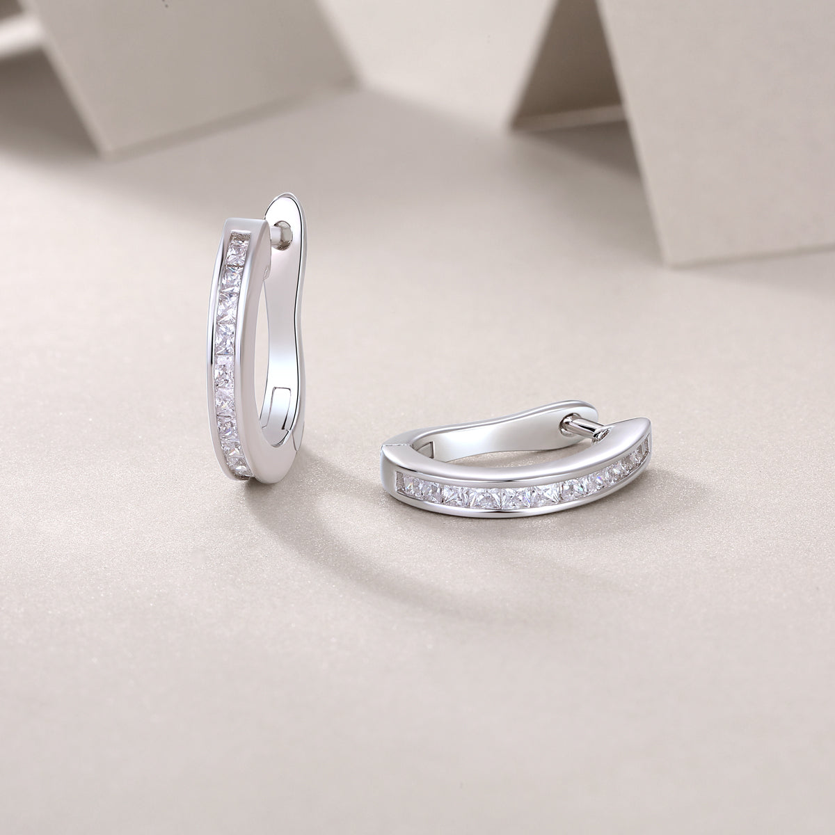 Touch Tenderness - Fashionable And Luxurious Diamond Jewelry Earrings Set With Moissanite S925 Sterling Silver And Platinum-plated Stud Earrings