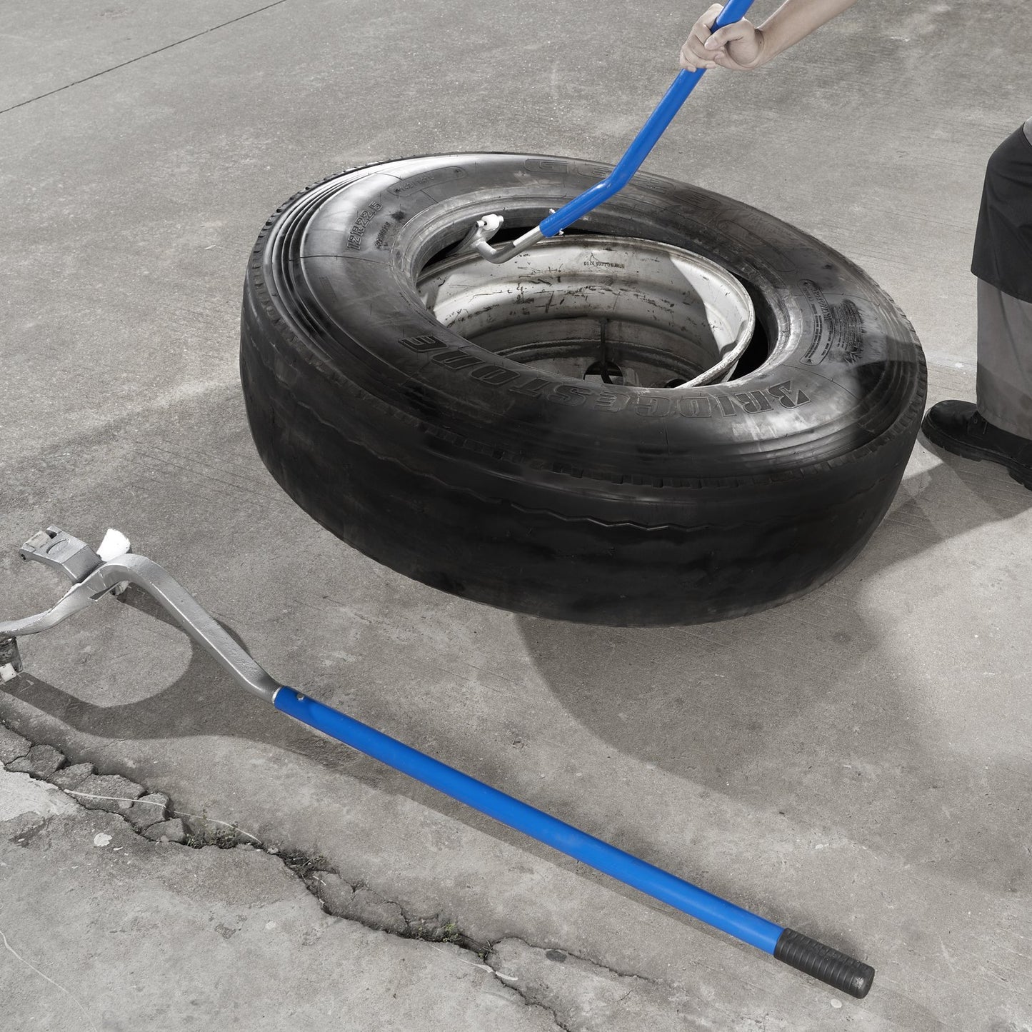 VEVOR Truck Tire Changer Mount Demount 22.5-24.5 In Radial Bias Ply Tubeless Tire