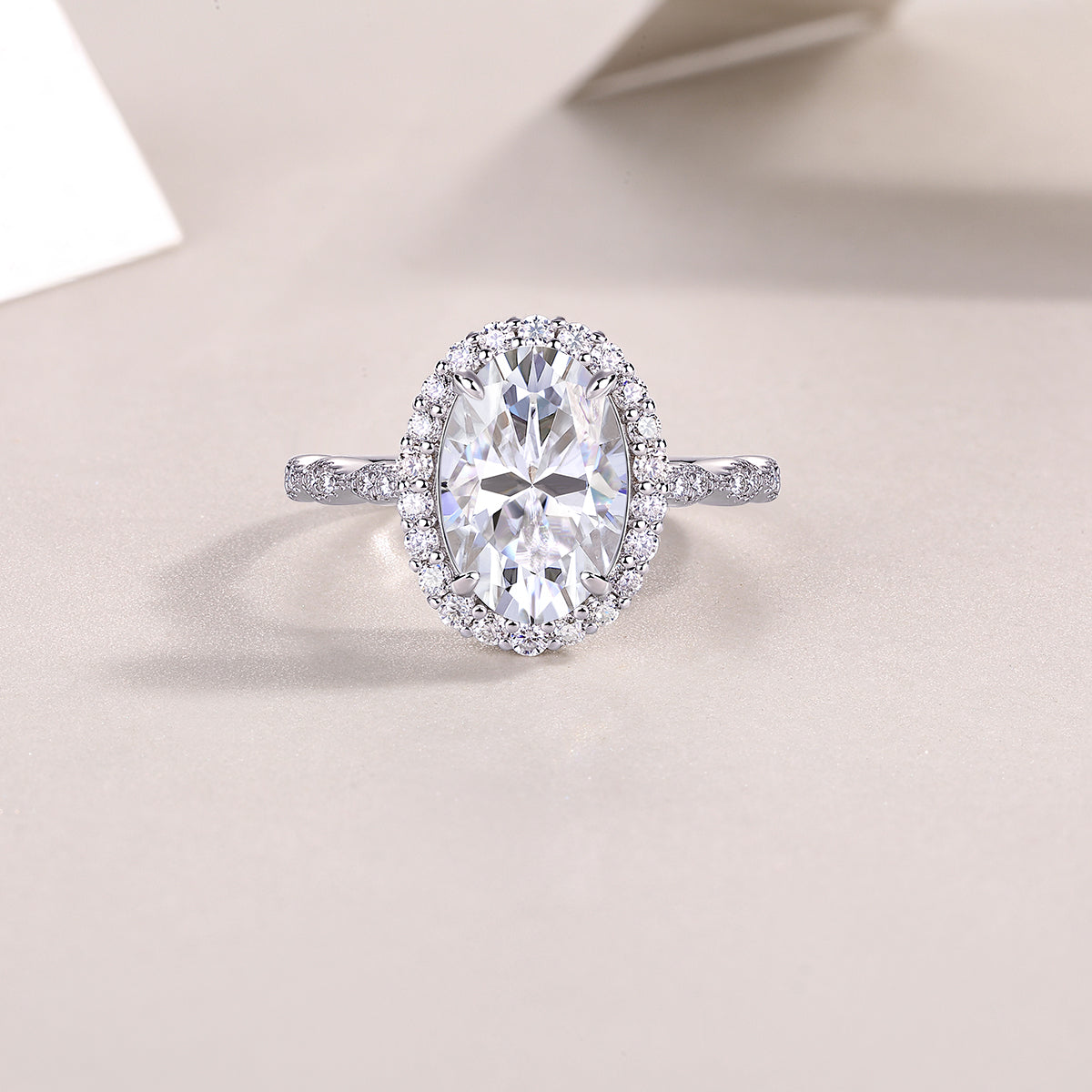 Bright Moon - A Fashionable Diamond Jewelry Piece Set With Moissanite S925 Sterling Silver And Platinum-plated Diamond Ring