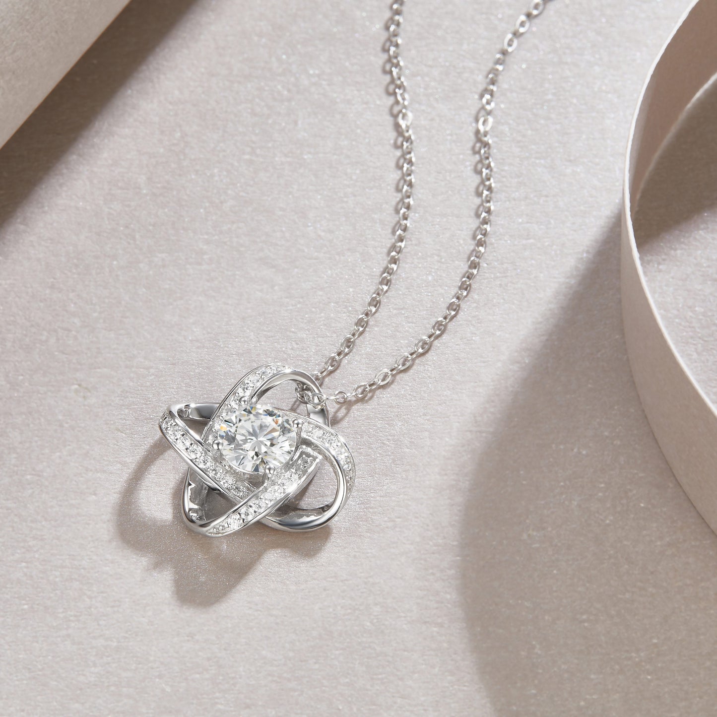 Reciprocating - A Fashionable And Luxurious Diamond Jewelry Pendant Set With 1-carat Moissanite S925 Sterling Silver And Platinum Plating