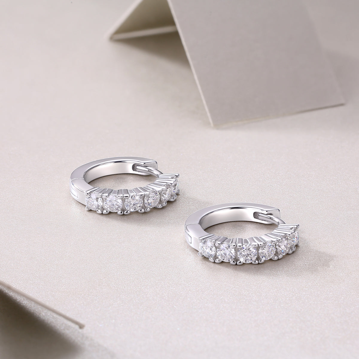 Pursuit - Fashionable And Luxurious Diamond Jewelry Earrings Set With Moissanite S925 Sterling Silver And Platinum-plated Stud Earrings