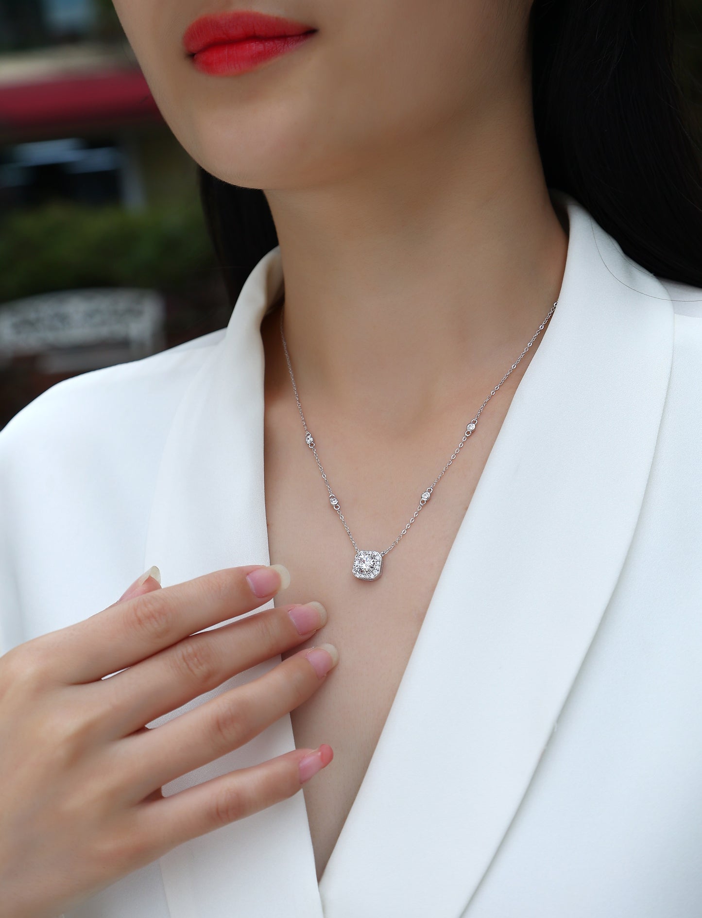 Flower Love - A Fashionable And Luxurious Diamond Jewelry Pendant Set With 1-carat Moissan Diamond S925 Sterling Silver And Platinum Plating