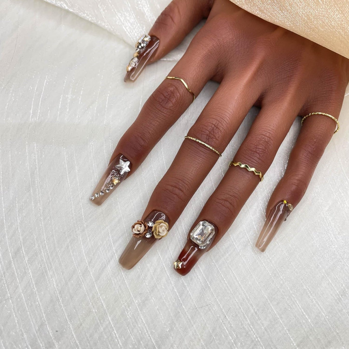 GGDDSHA Press On Nails Short, No Fade Out Fake NailsSeamless Fit Soft Gel Glue On Nails Charms For WomenHandmade Nail Art Manicure Gradient,Hazel Serenade