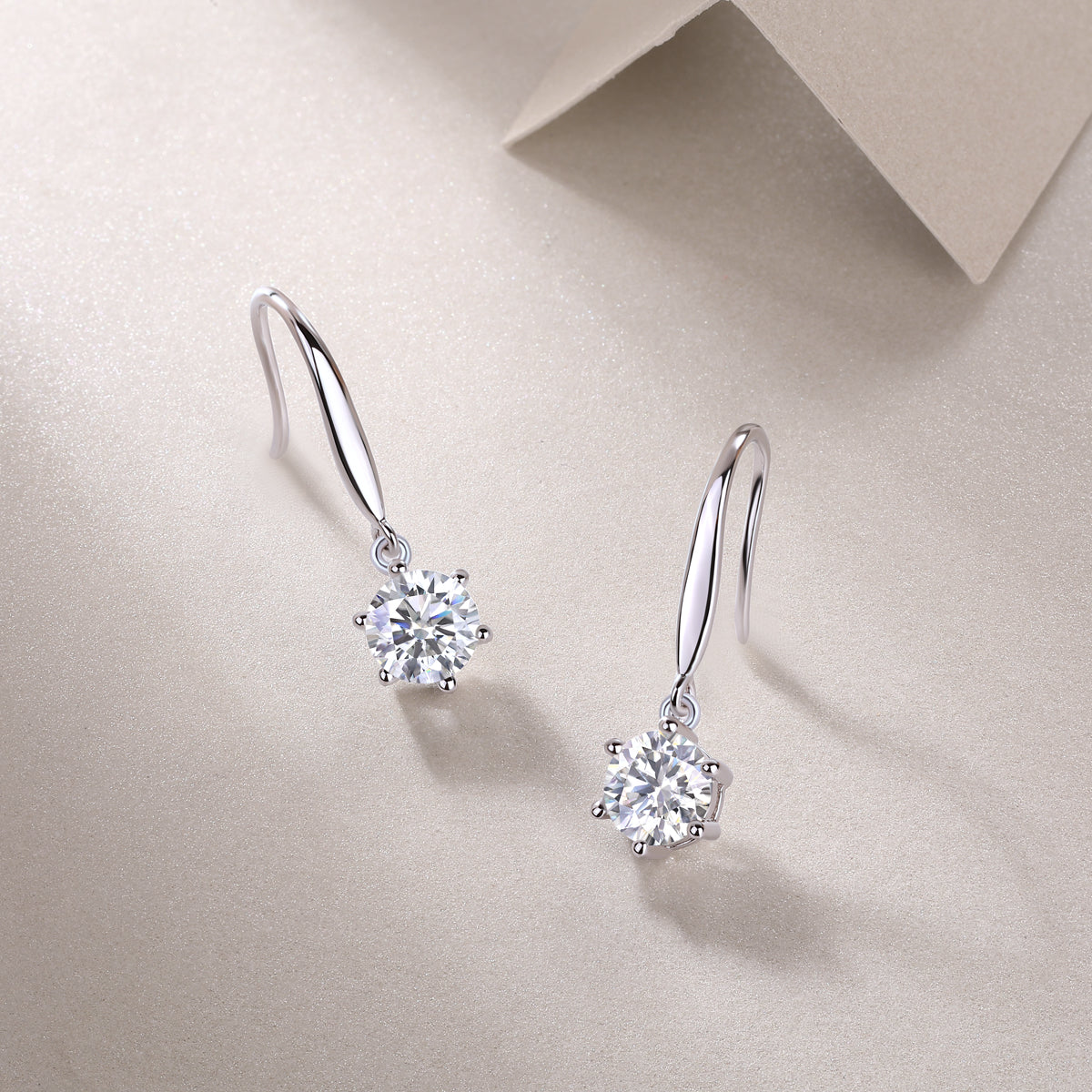1Jumping Wind Inlaid Moissanite Silver Earrings Luxury Fashion Diamond Earrings Prohibit TikTok sales