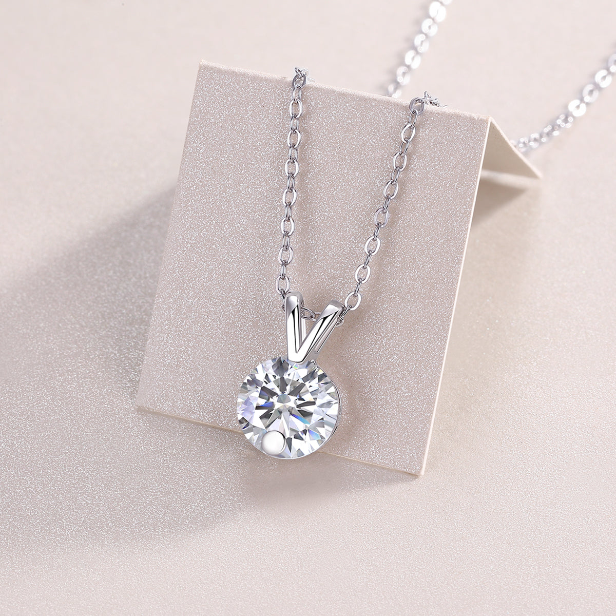 1Diamond Sparkle V-chain Luxury Fashion Diamond Pendant Necklace Set With Mosan Diamond Silver Ornaments