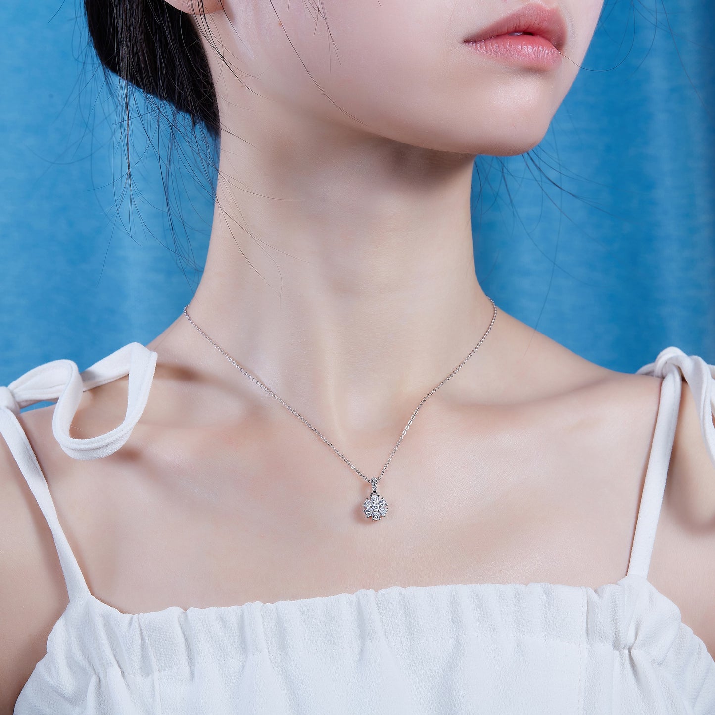 Snowflake Dance - A Fashionable And Luxurious Diamond Jewelry Pendant Set With Moissanite S925 Sterling Silver And Platinum Plating