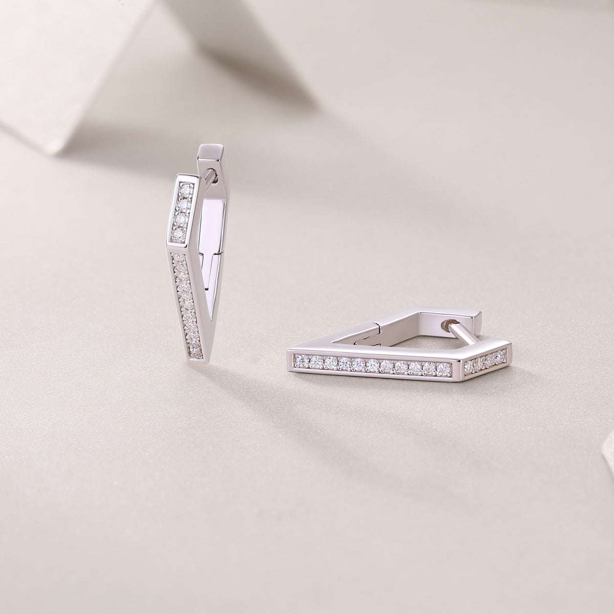 Coronation - Fashionable And Luxurious Diamond Jewelry Set With Moissanite S925 Sterling Silver And Platinum-plated Stud Earrings