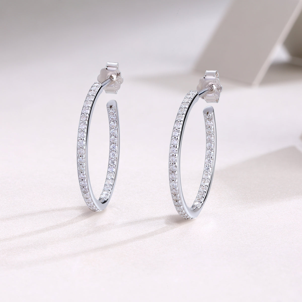 Ribbon - Square Moissanite S925 Sterling Silver Earrings With Platinum-plated Stud Earrings, A Fashionable And Luxurious Diamond Jewelry Accessory