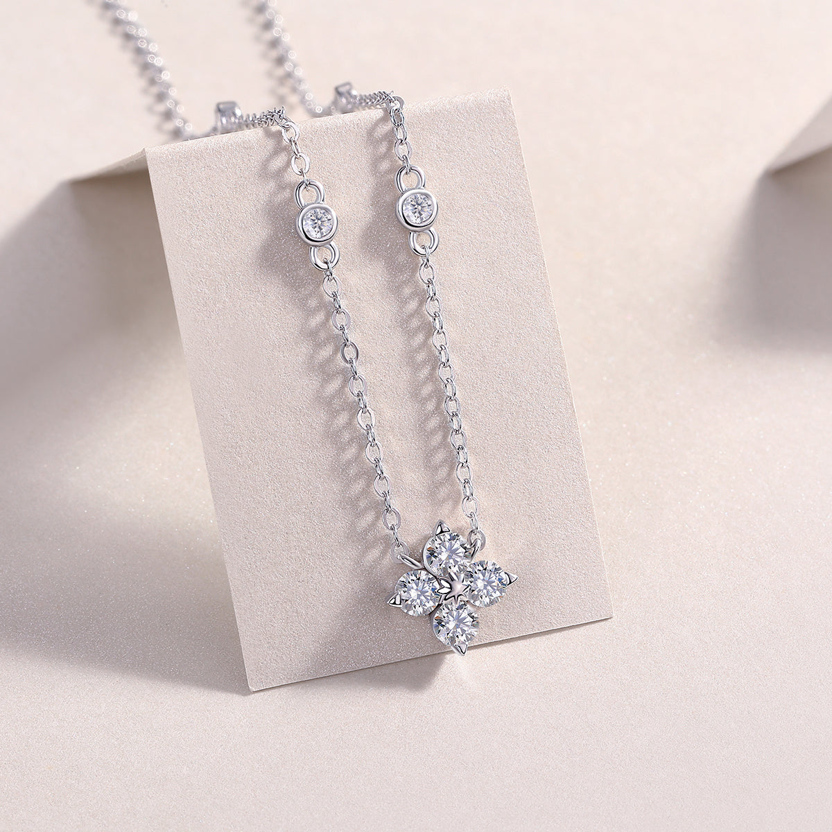 Radiant Star - A Fashionable And Luxurious Diamond Jewelry Pendant Set With Moissanite S925 Sterling Silver And Platinum Plating