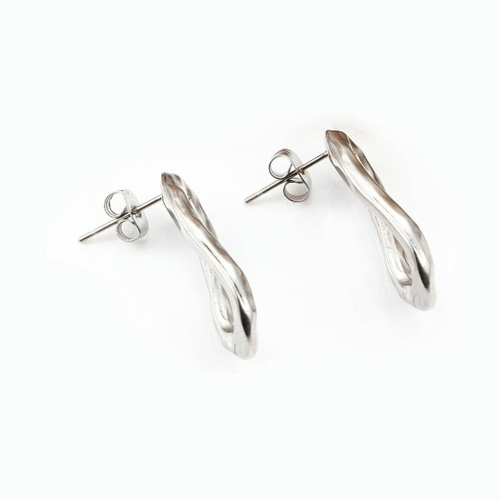 1 Box Of Cute Butterfly-shaped Stud Earrings With Non-slip Buckles