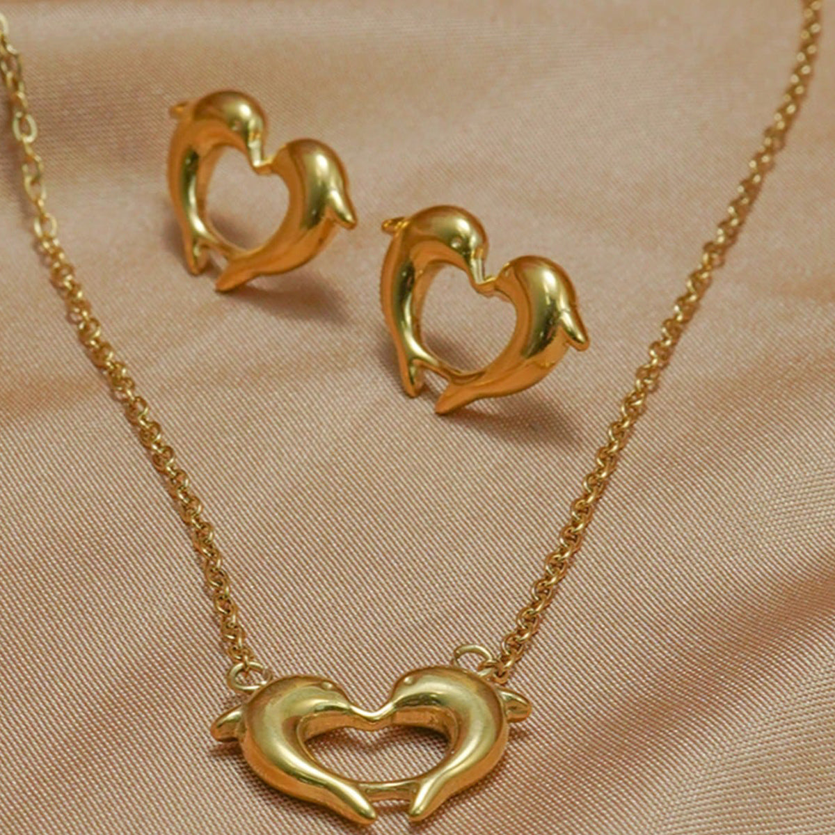 Lxalry 18K Gold P lated Stainless Steel Dolphin Heart Necklace & Earrings Set - Elegant Gift Jewelry, Waterproof & Hypoallergenic, Ideal For Birthday, Anniversary, Valentine's Day & Daily Wear