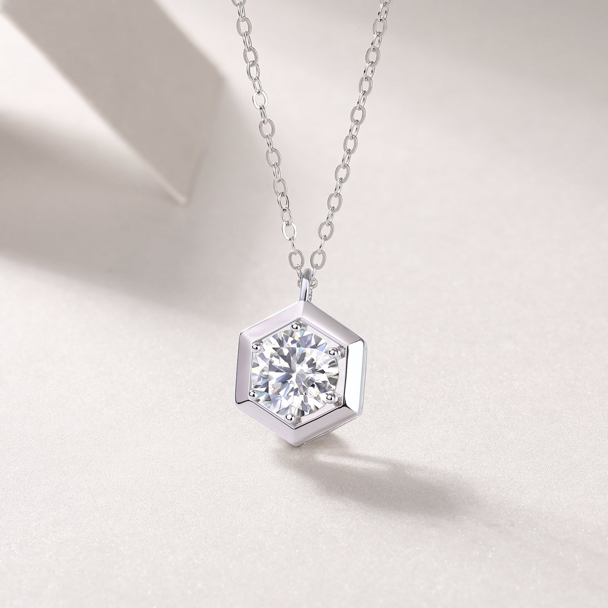 Geometric - A Fashionable And Luxurious Diamond Jewelry Pendant Set With 1-carat Moissanite S925 Sterling Silver
