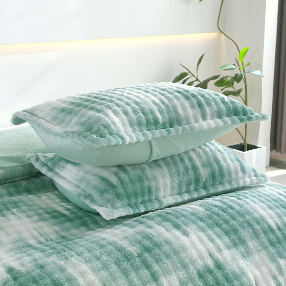 Faux Rabbit Fur Duvet Cover Set With Reversible Camo & Gradient Boho Design, Ultra Soft Hypoallergenic Plush Luxury Bedding, Includes 1 Duvet Cover And 2 Pillowcases, Cozy Fluffy Warm For All S